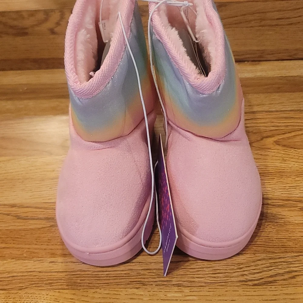 RAMPAGE MULTI-COLORED RAINBOW POM POM ACCENT WINTER BOOTS: NWT: SZ 6